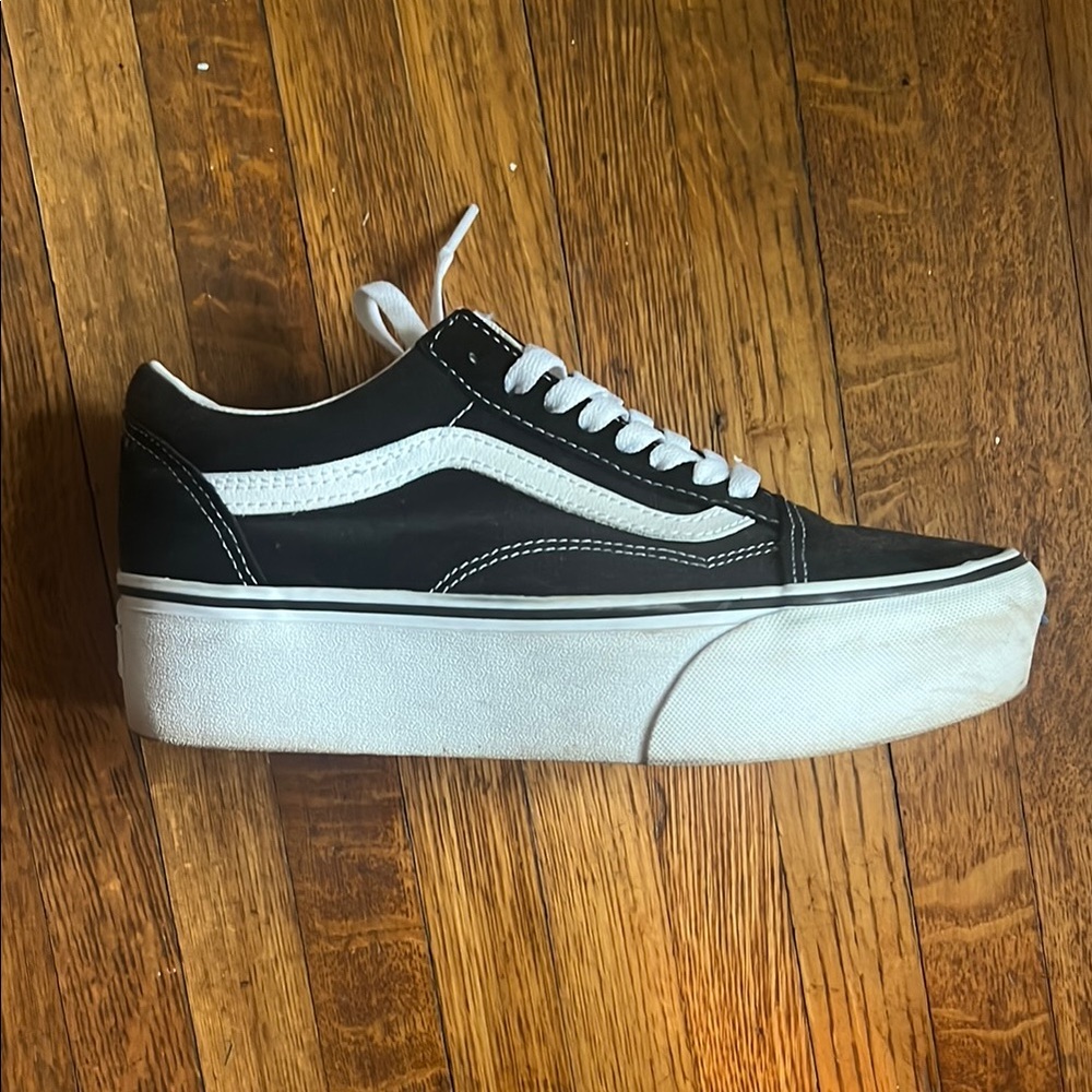 Vans Black and White Women's Sneakers - Picture 2 of 3